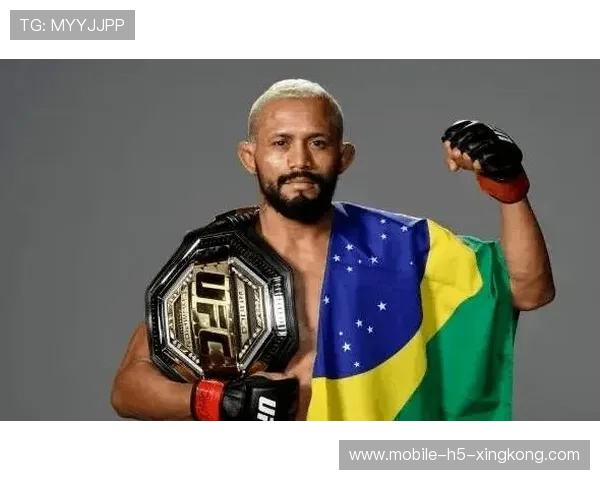 UFC重拳连续命中一回合直接终结:力量与节奏的极致较量