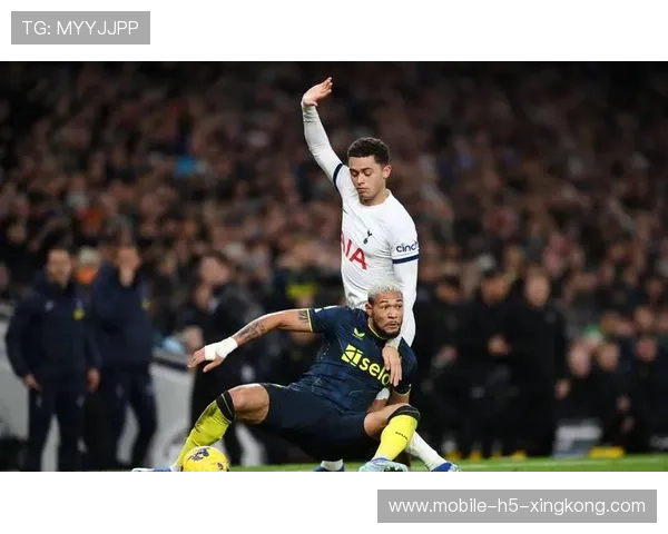 热刺的右路突破与点球机会完美结合，终将比分改写